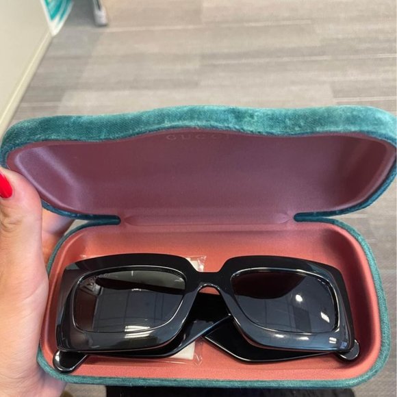 Authentic Gucci Sunglasses - gg0811s - Picture 4 of 5